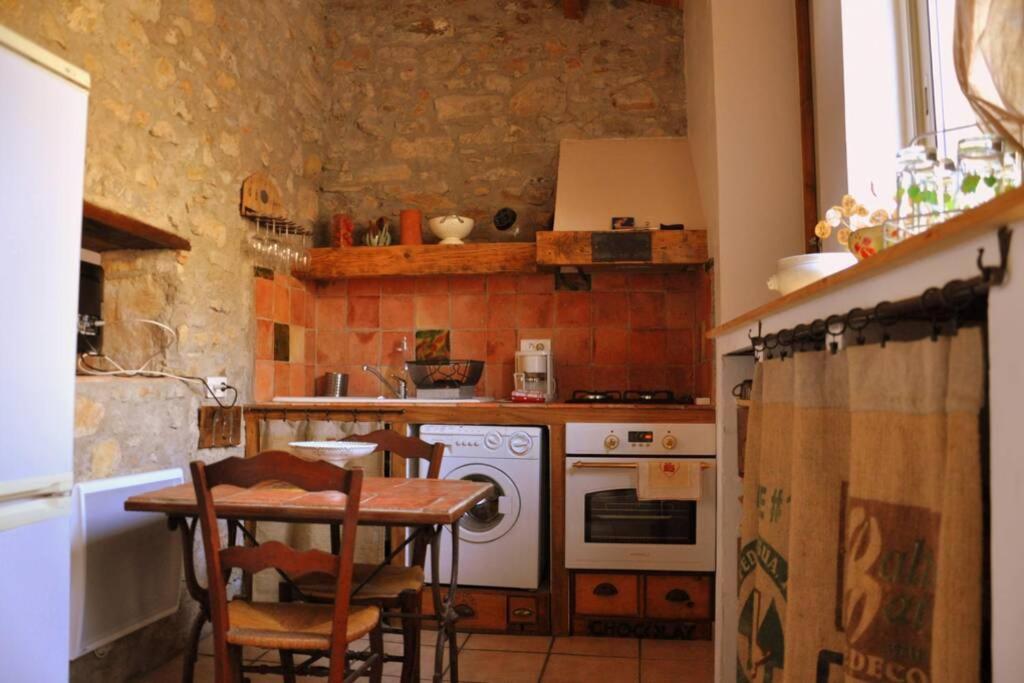 Gite La Remise, Maison Avec Jardin Lagrasse Eksteriør billede